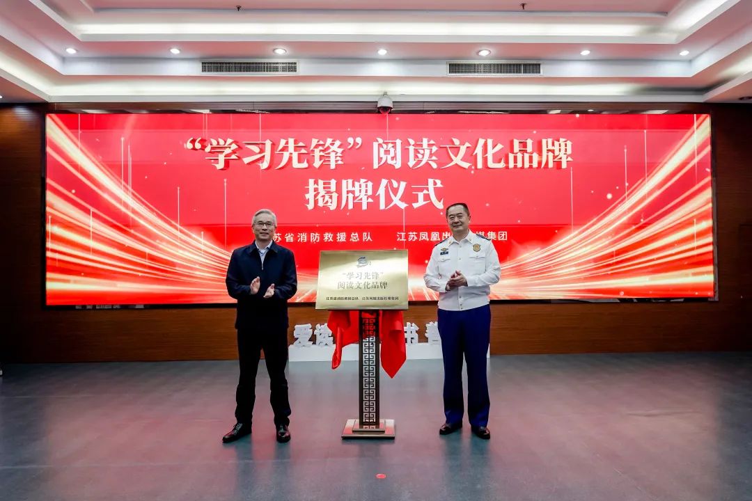 化工公司網(wǎng)站模板,化工公司網(wǎng)頁(yè)模板,響應(yīng)式模板,網(wǎng)站制作,網(wǎng)站建站 圖片